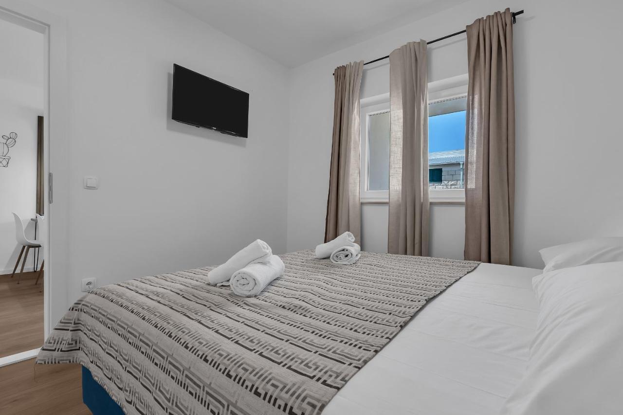 Rafael Appartement Makarska Buitenkant foto
